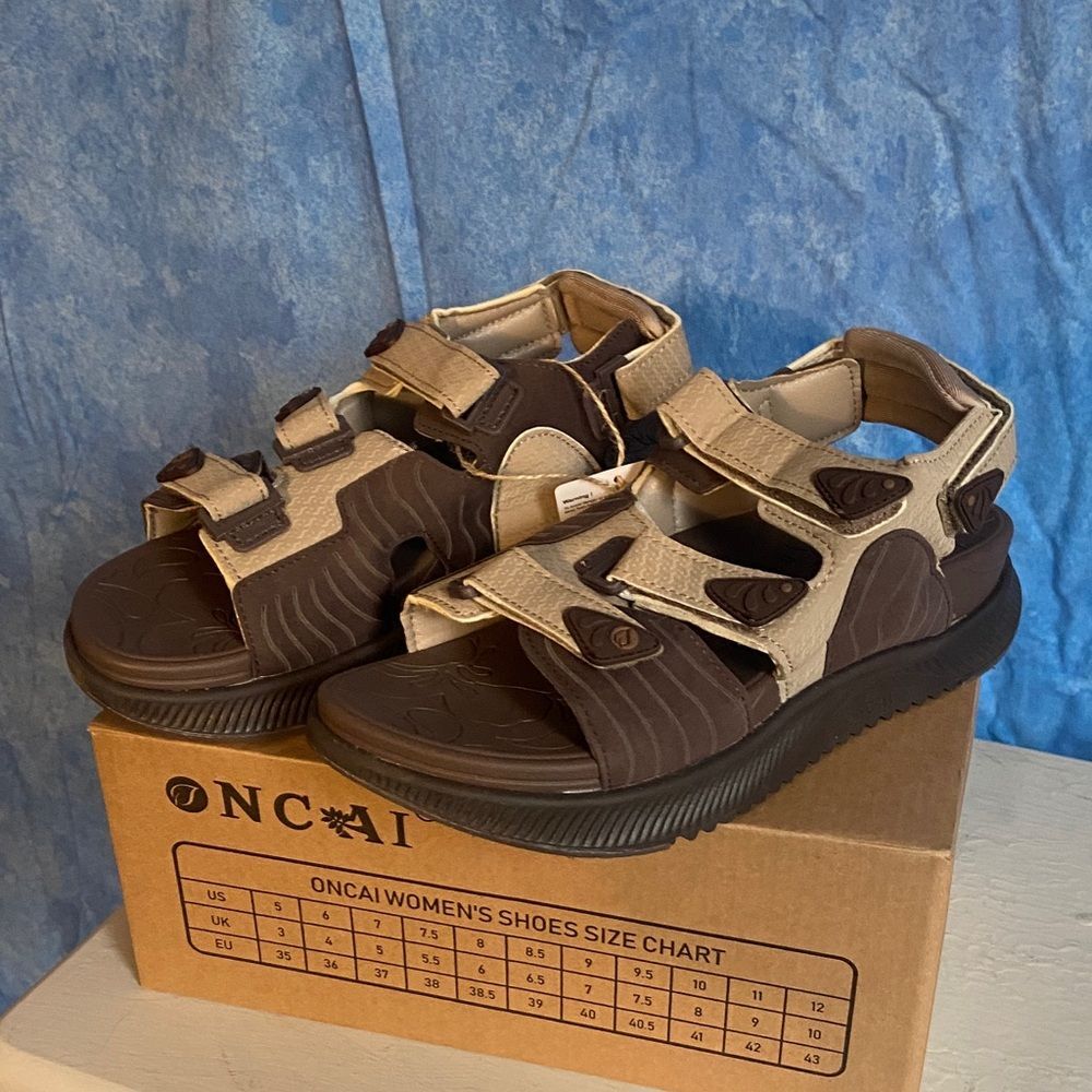 Brown and Cream Sandals, sz 9, SL2-129s005